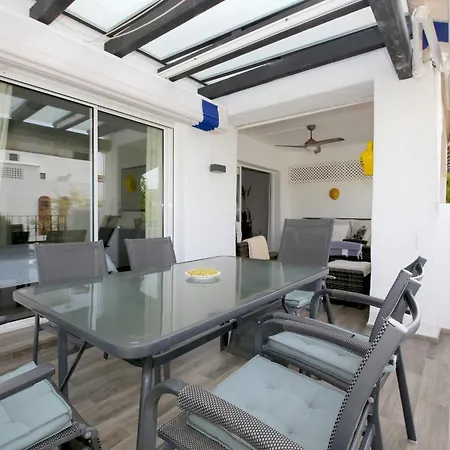 San Pedro Beachside Abril Apartment *