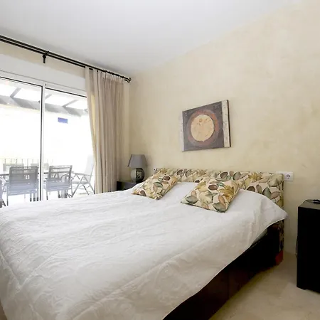 San Pedro Beachside Abril Apartment